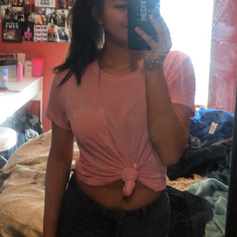 pink top